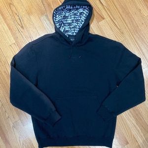 MEN’S ULT GHOST TRIANGLE SKULLS HOODIE